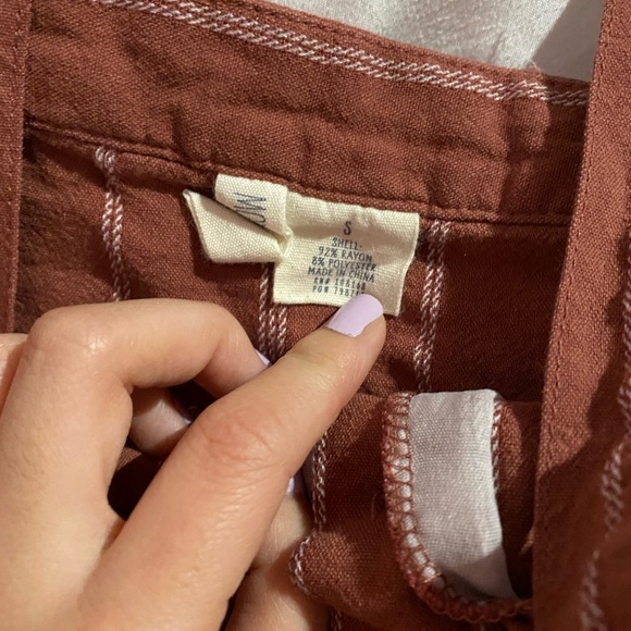 Button Up Crop Tank - Picture 2 of 2